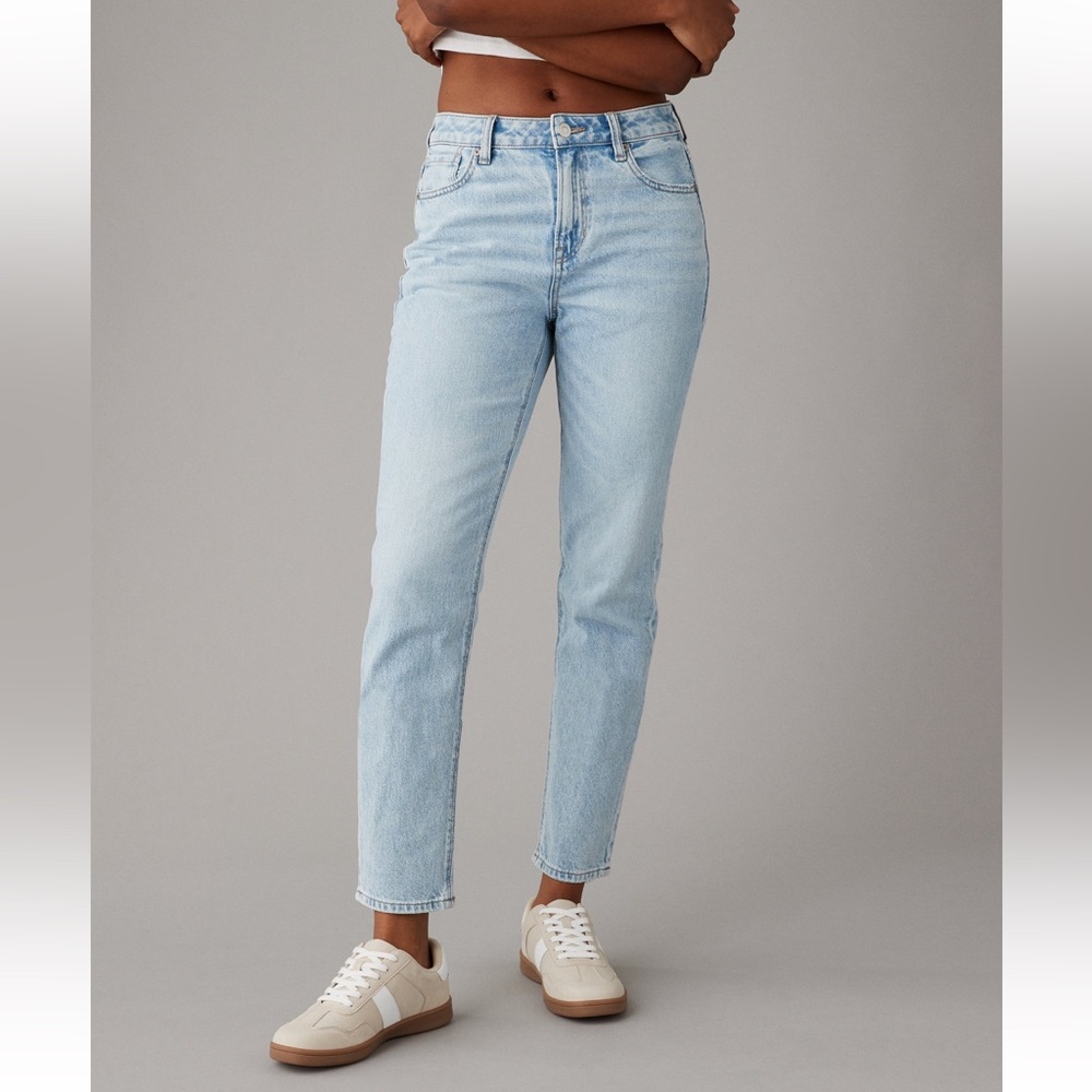 ✨NWT American Eagle Outfitters Strigid Mom Jean 8 X-Short
